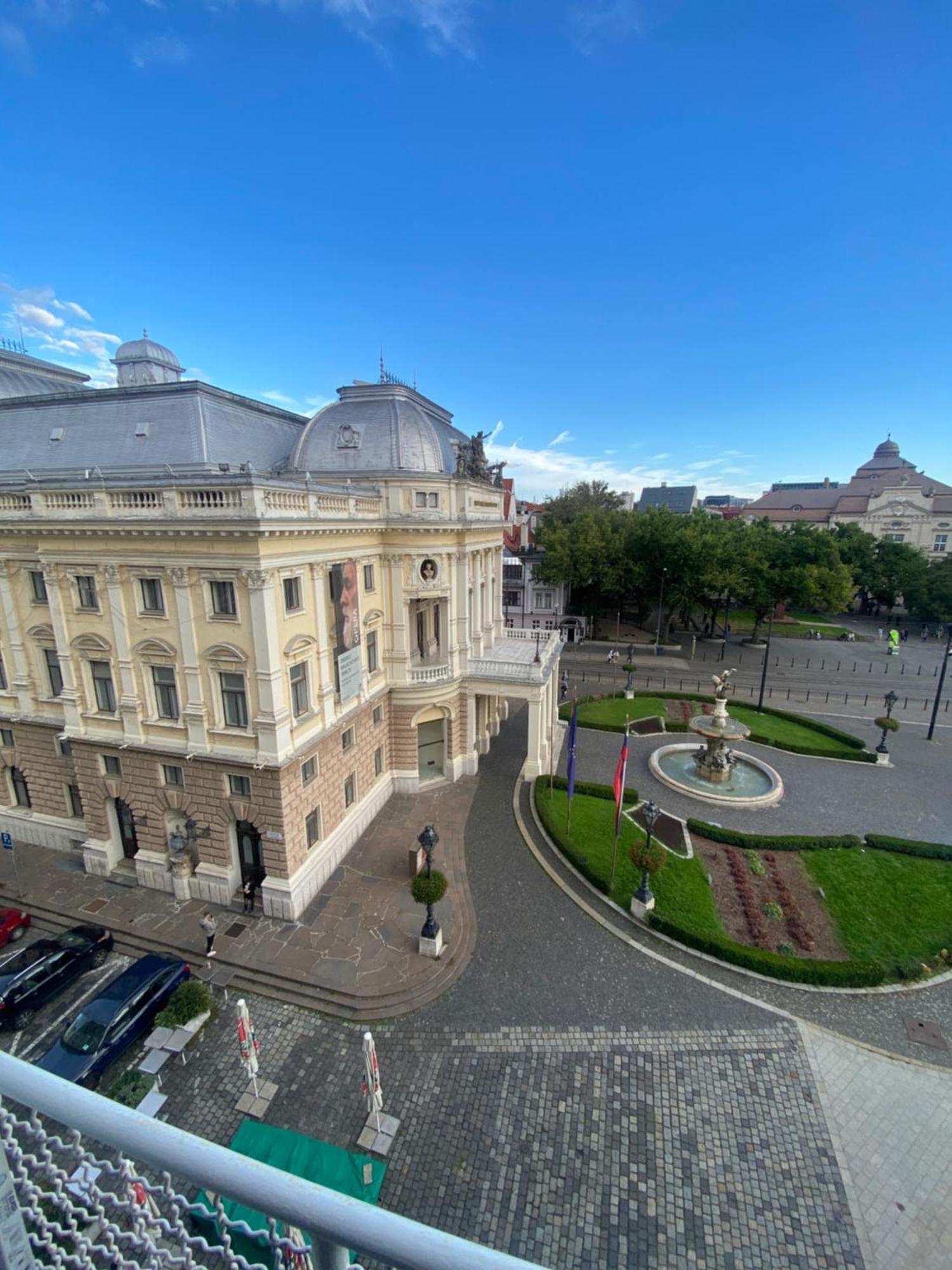 Modern Apartment In Historic City Center Old Town Bratislava Luaran gambar